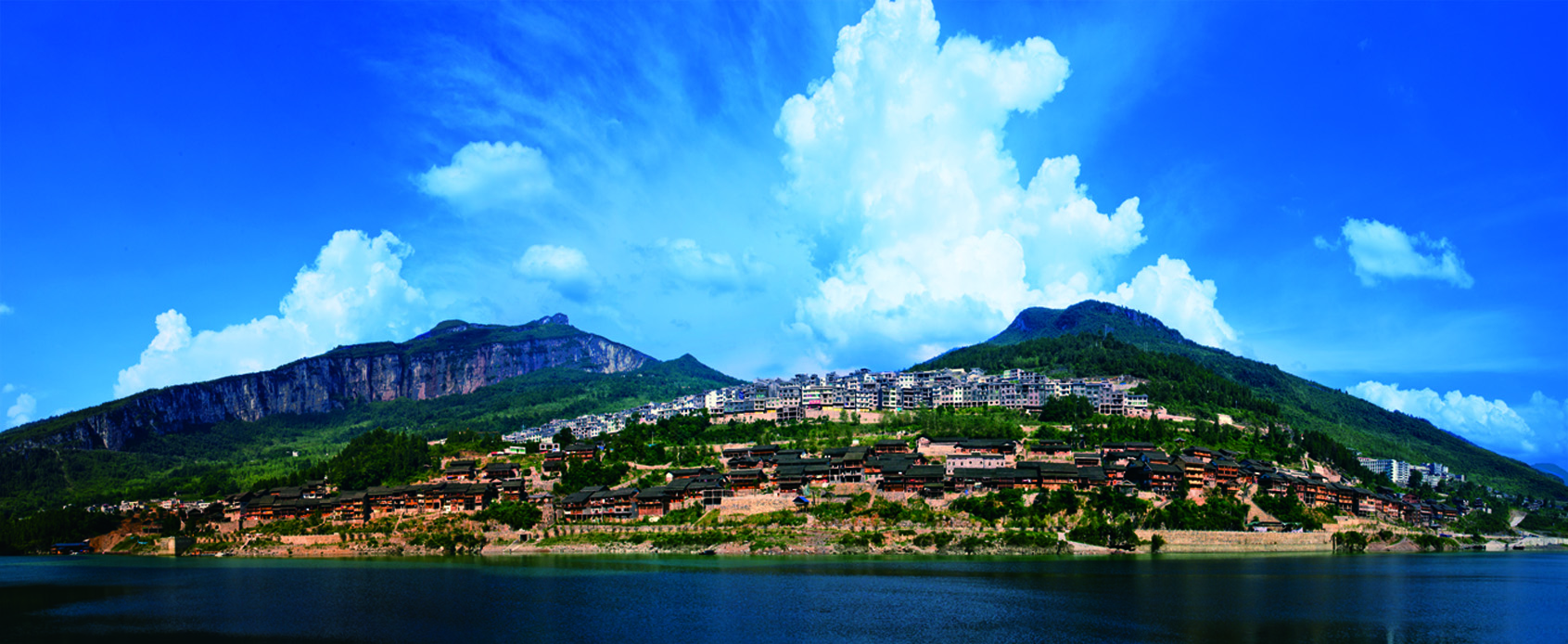 卢进作品-龚滩全景 副本.jpg